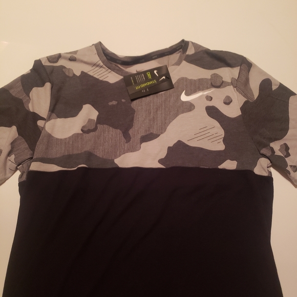 Nike Dry Legend Camo Black Top Half Print Tee - Picture 7 of 16